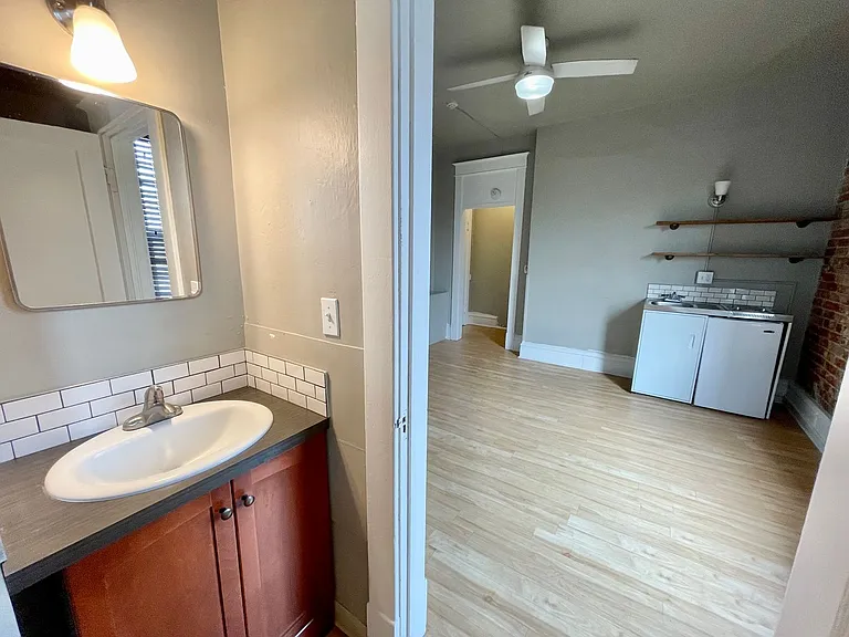106 S Cedar St — Photo 28