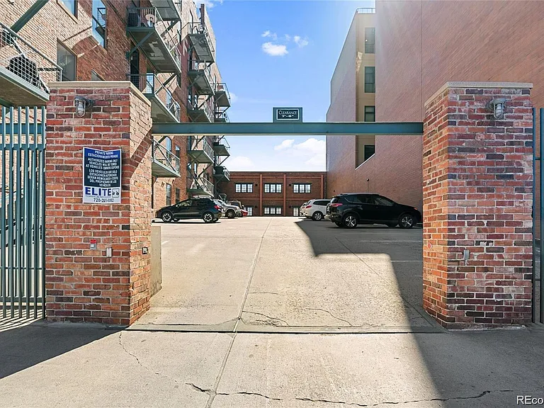 2261 Blake St #4D — Photo 11