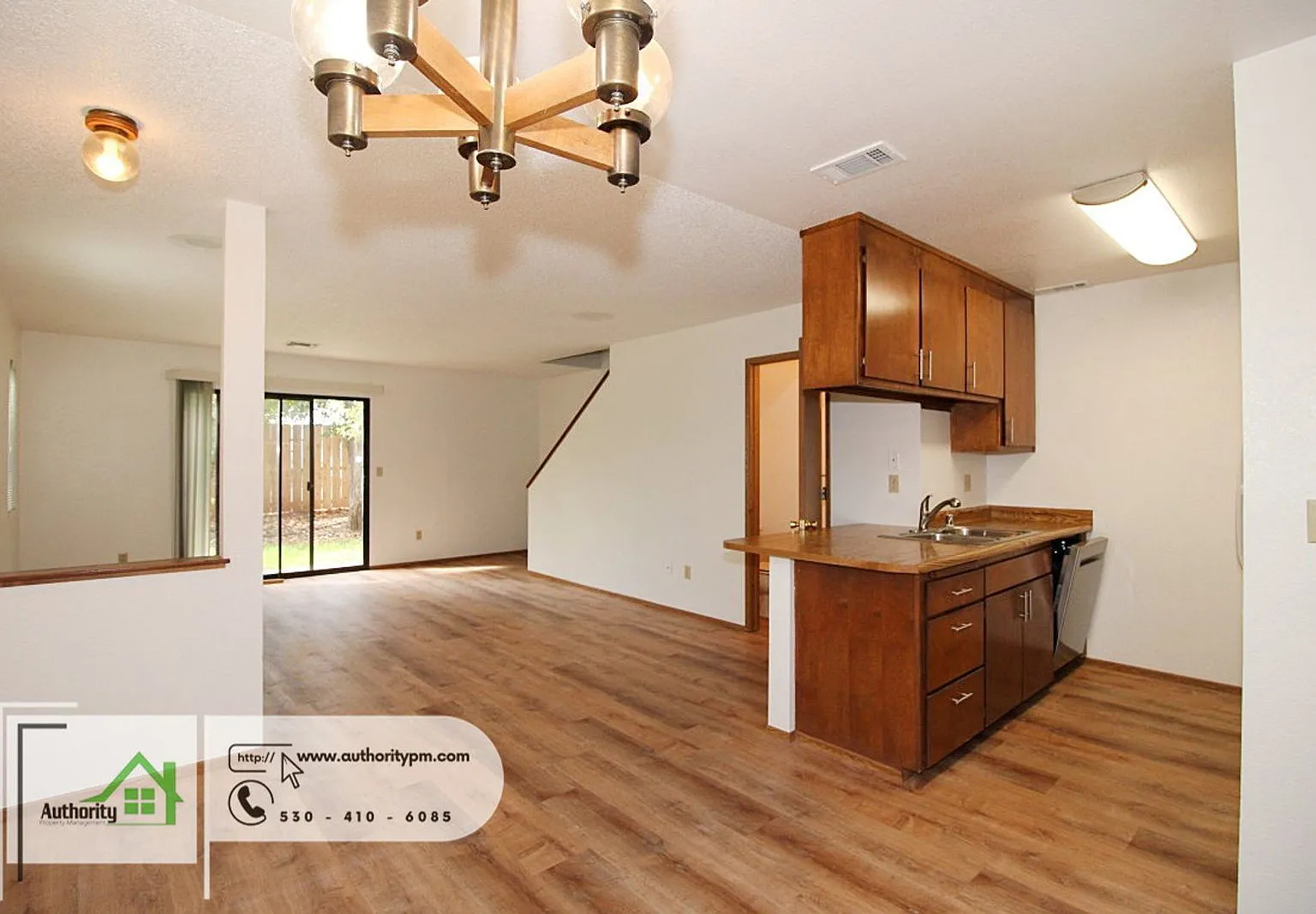 2 bed, 1.5 bath, 1050 sqft, $1,395 — Photo 4