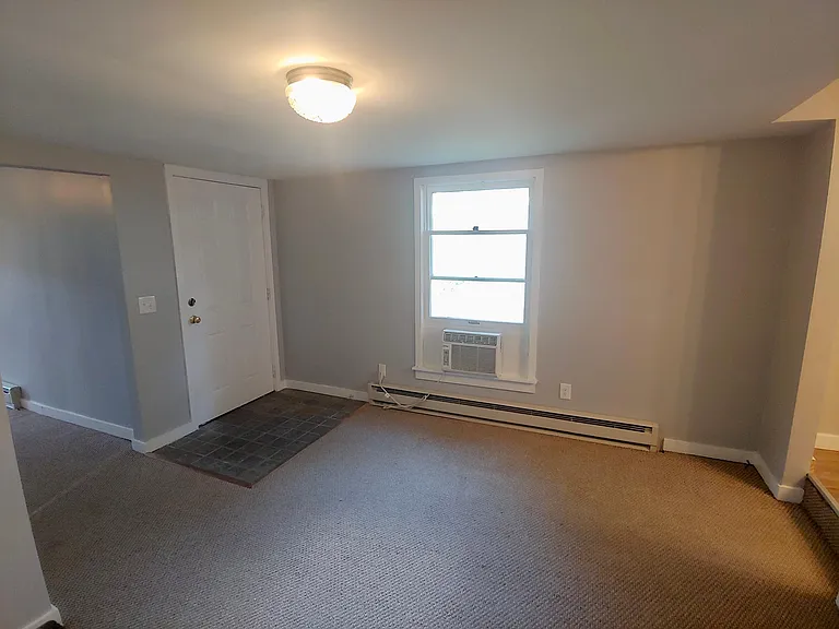 902 Tremont St #B — Photo 5