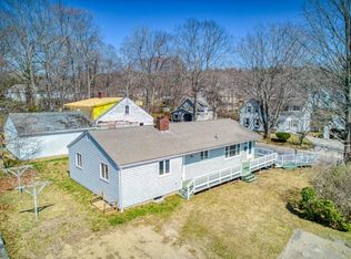8 Pear St, Boothbay Harbor, ME 04538
