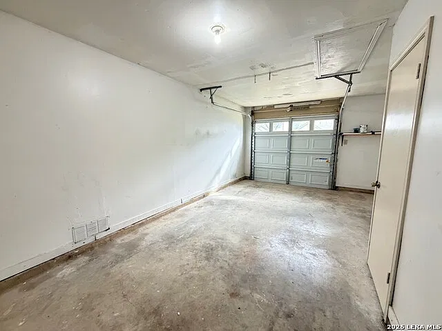 2 bed, 1.0 bath, 687 sqft, $995 — Photo 4