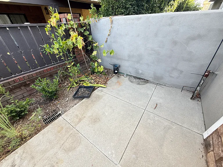 1115 La Cadena Ave #B — Photo 12