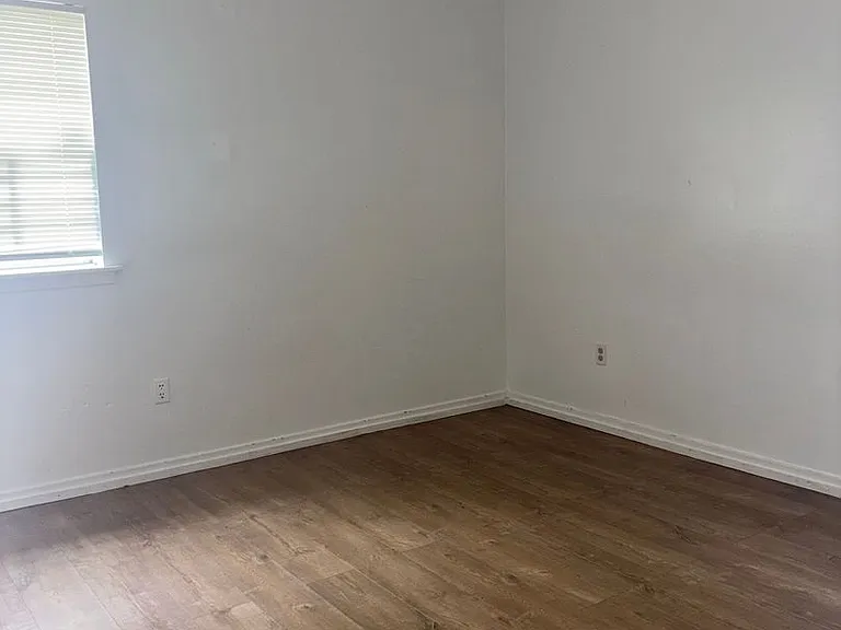 6560 Lake Forest Dr — Photo 8