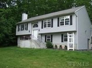 52 Hillside Dr, Mahopac, NY 10541