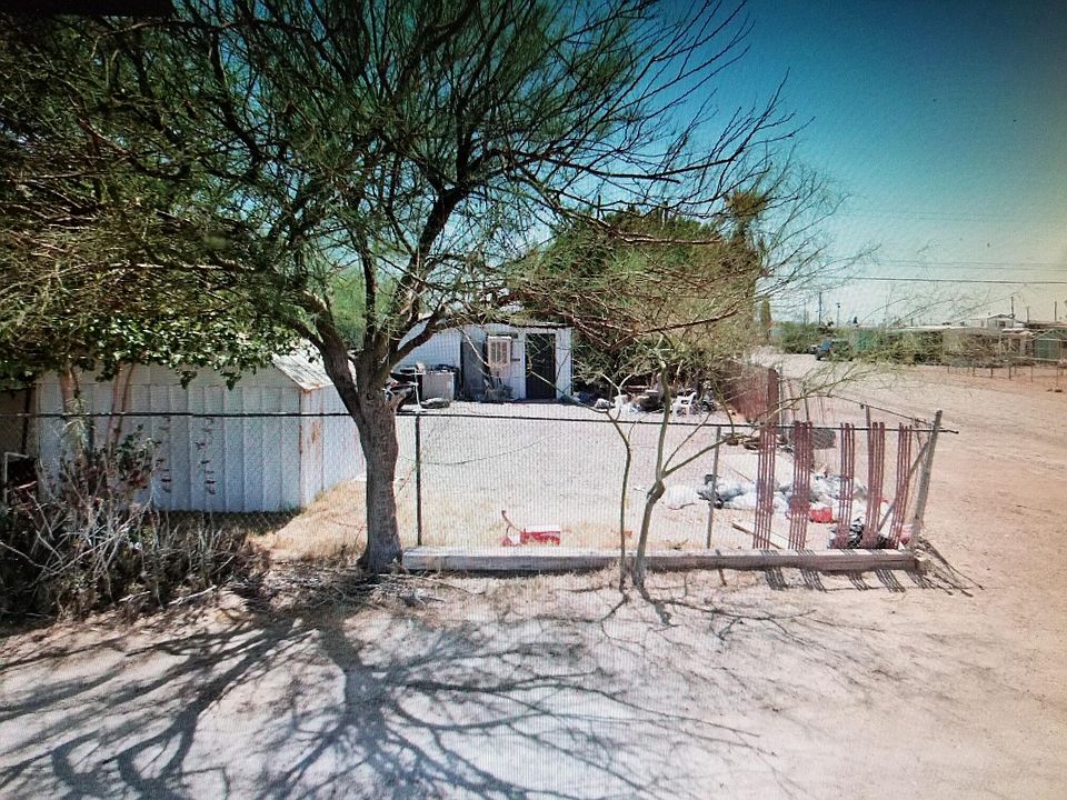 1st image of 2161 1st St