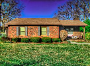 3208 Buckingham Dr, Johnson City, TN 37604