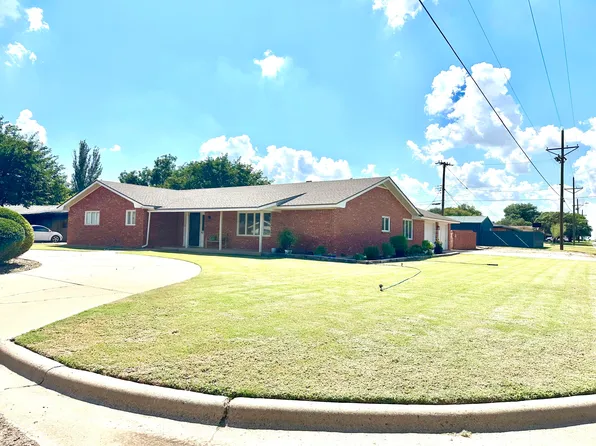 819 Holliday St, Plainview, TX 79072