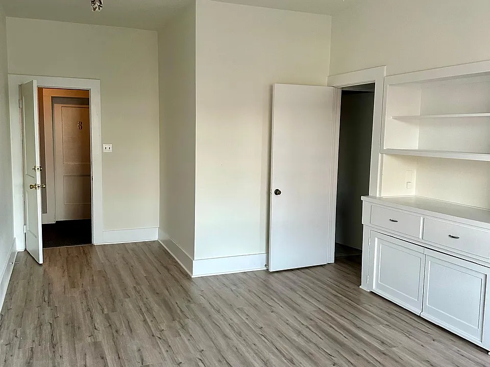 321 Diamond St #5