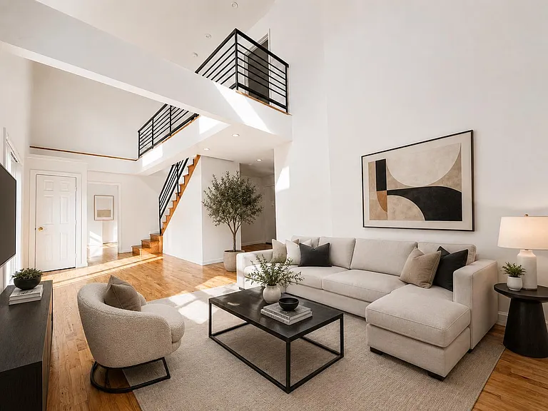 401 E 68th St #Penthouse 2 — Photo 4