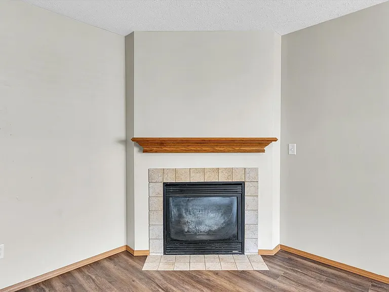 1017-1025 Maple Hill Rd — Photo 38