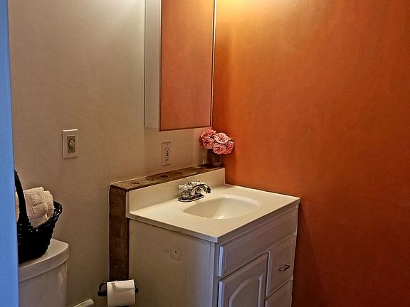 4th image of 710 3rd St #B