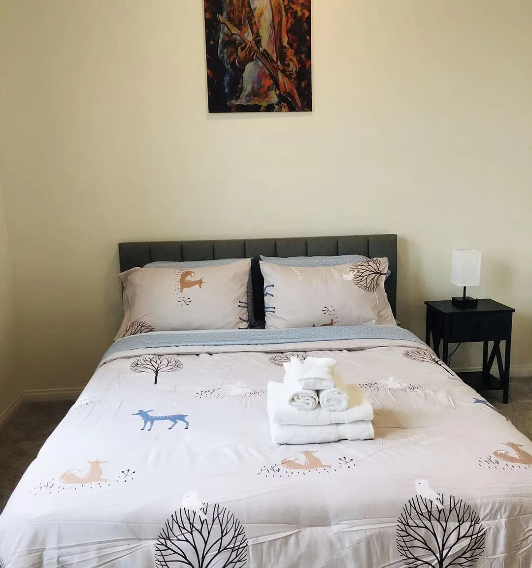 6 bed, 2537 sqft, $900 — Photo 2