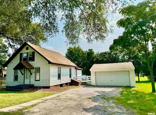 1004 13th St, Viola, IL 61486