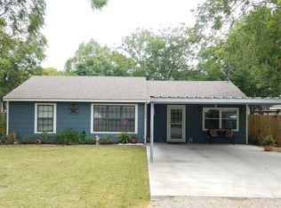 1003 Frederick Dr, Edna, TX 77957