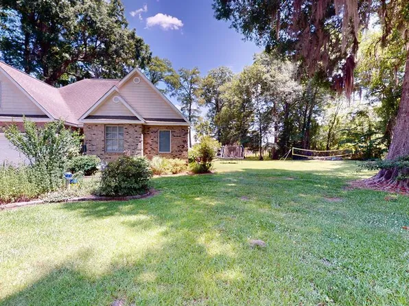 1144 Dogwood St, Turbeville, SC 29162