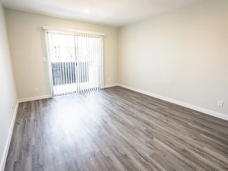 1635 North Martel Avenue — Photo 54