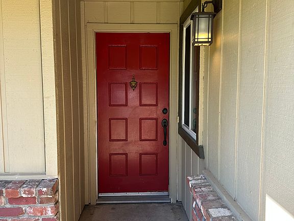 3rd image of 1811 Finch Dr