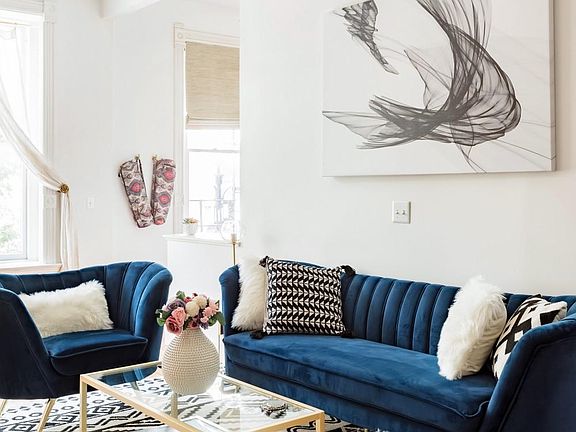 2nd image of 1528 N Milwaukee Ave #2F