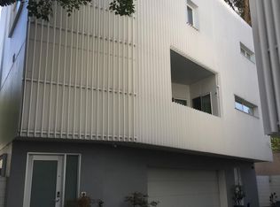 2836 N Buzz Ct, Los Angeles, CA 90039