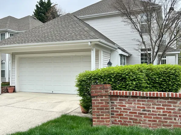 9812 Bolton Village Ct, Fairfax, VA 22032