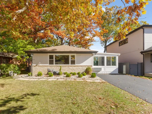 1013 Longaker Rd, Northbrook, IL 60062