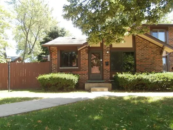 18W159 Standish Ln, Villa Park, IL 60181