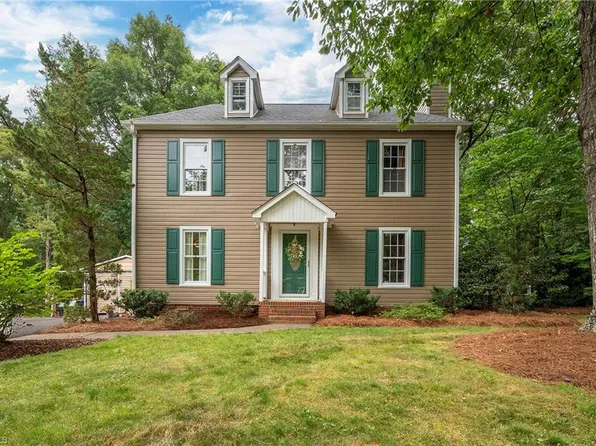 5963 Honeycomb Ln, Pfafftown, NC 27040