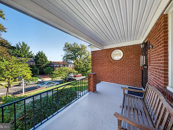 4th image of 335 Quackenbos St NE