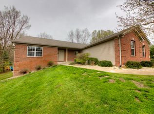 815 Sarah Rd, Pinckney, MI 48169