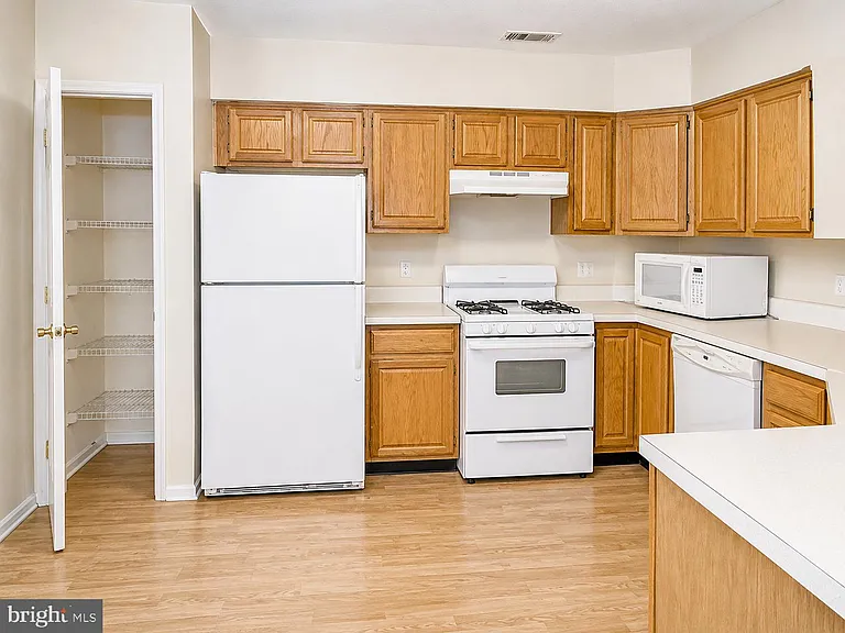 1407 Wharton Rd — Photo 3