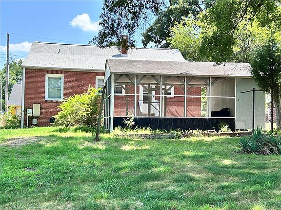 3rd image of 1209 Filbert Pl