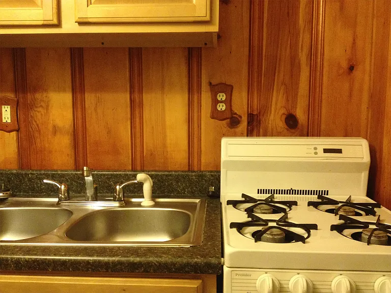 118 Franklin Ave #B — Photo 1