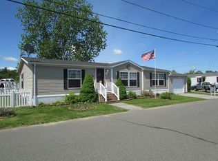 16 Holiday Cir, Chicopee, MA 01020