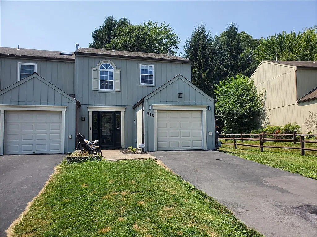 585 Brandywine Dr photo 1