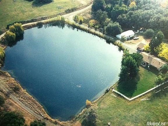 2nd image of 300 Woodlake Ln