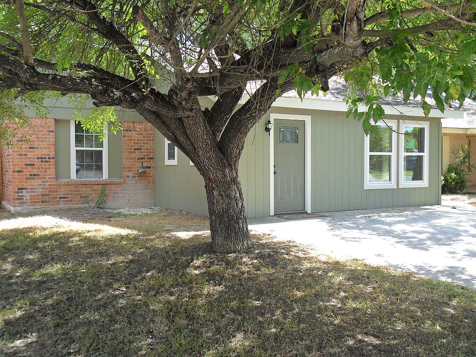 1st image of 913 Sundance St