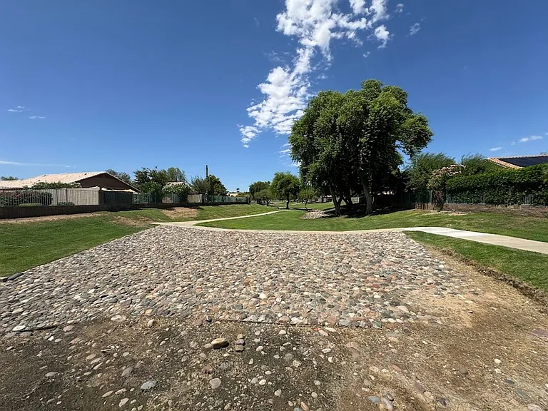17701 N Woodrose Ave — Photo 19