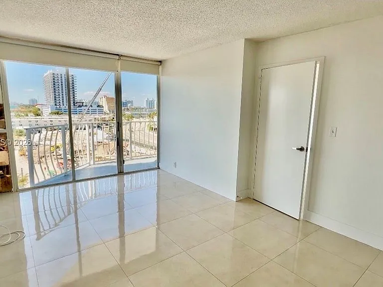 7601 E Treasure Dr #801 — Photo 9