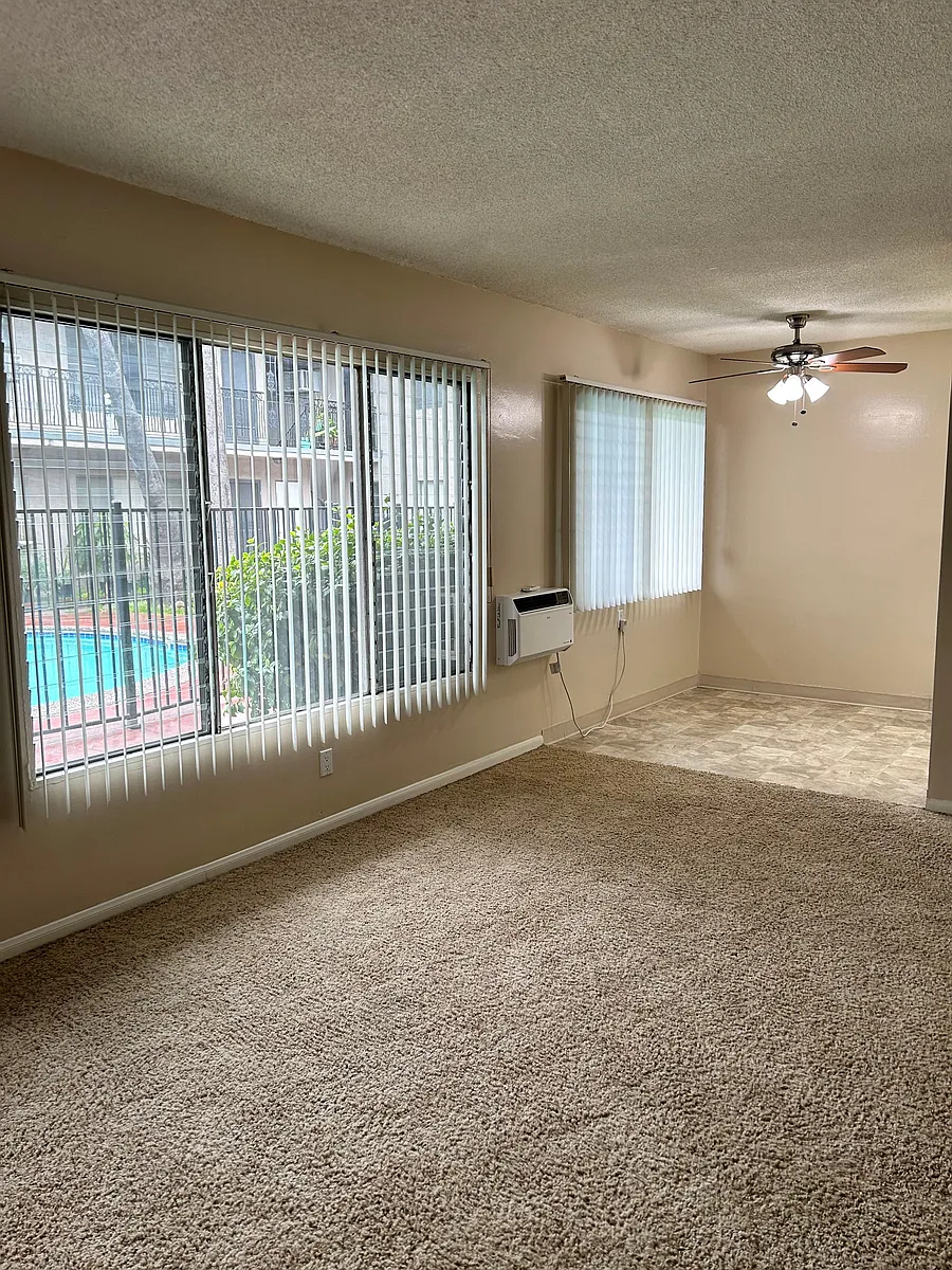 Building Photo - 260 N Oak Ave #3