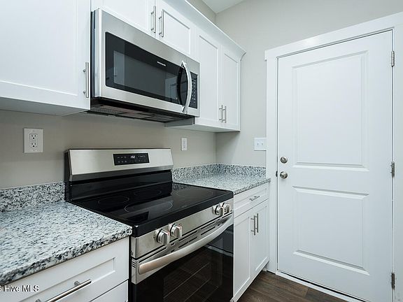 5th image of 153 Ambergate Court