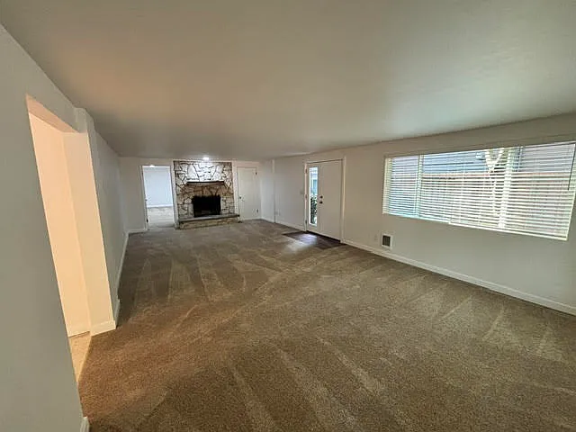 14007 Greenwood Ave N — Photo 6