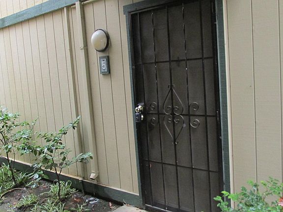 3rd image of 450 Del Verde Cir Unit 5