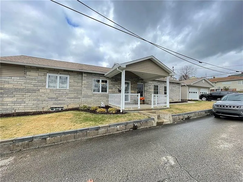 76 Vernon St photo 1