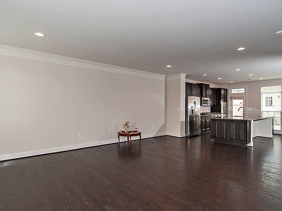 03_Level 1 Family Room to Kitchen