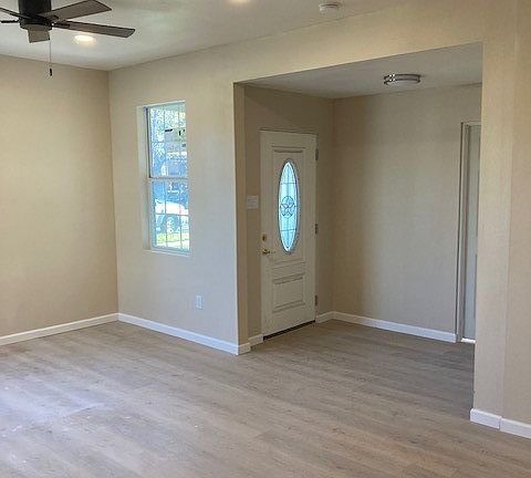 5th image of 608 Turner St