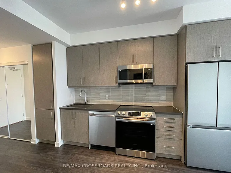95 Oneida Cres #2306 — Photo 2
