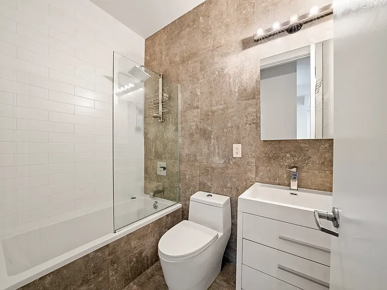 655 Franklin Ave #2F — Photo 5