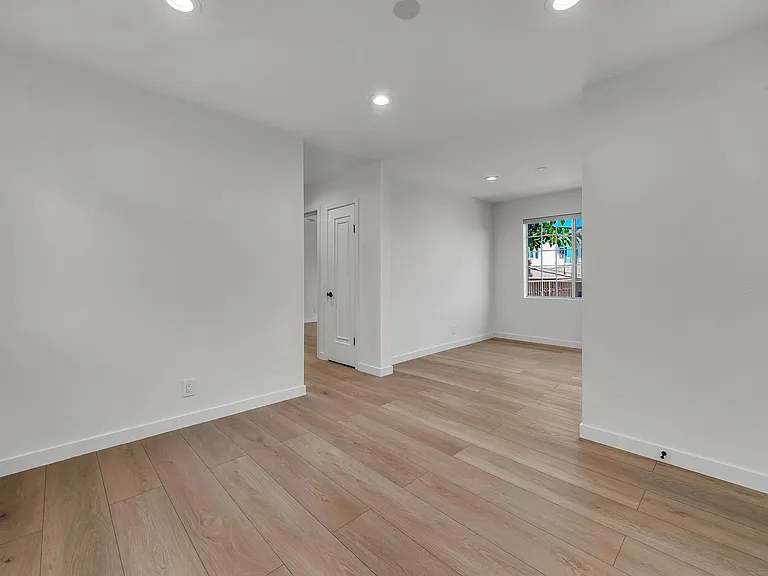 914 Hilldale Ave — Photo 6
