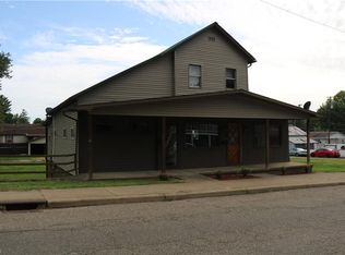 130 W 3rd St, Uhrichsville, OH